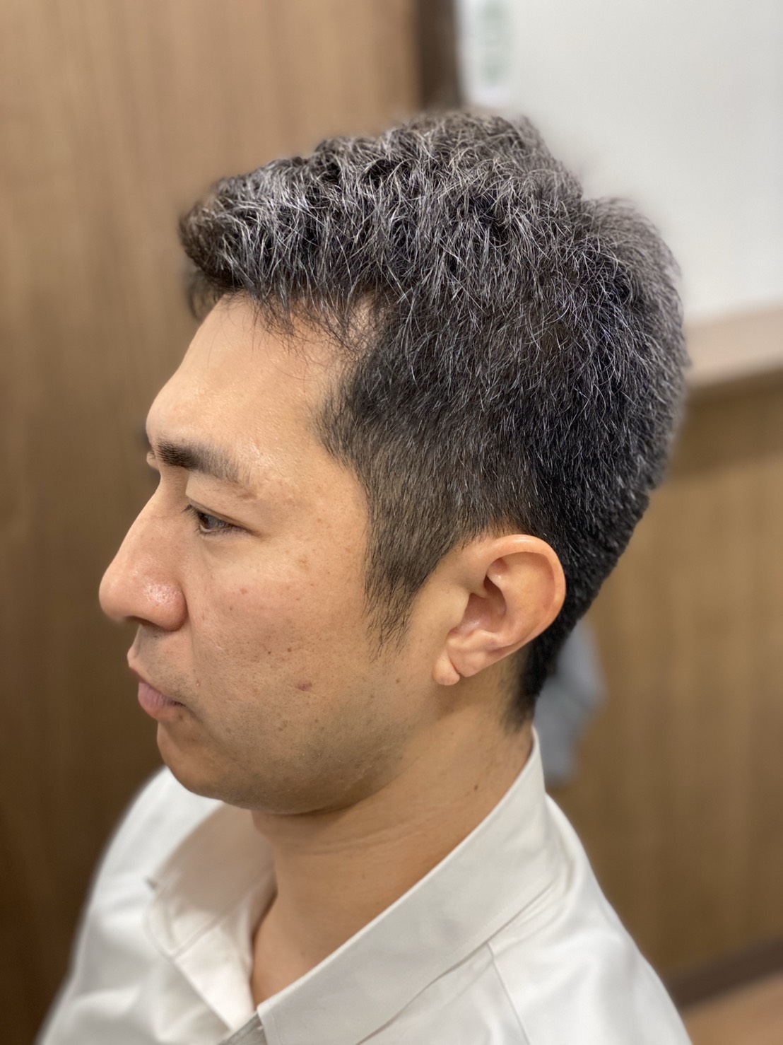 白髪が気になりだした３０代 ４０代男性にオススメのグレーカラー